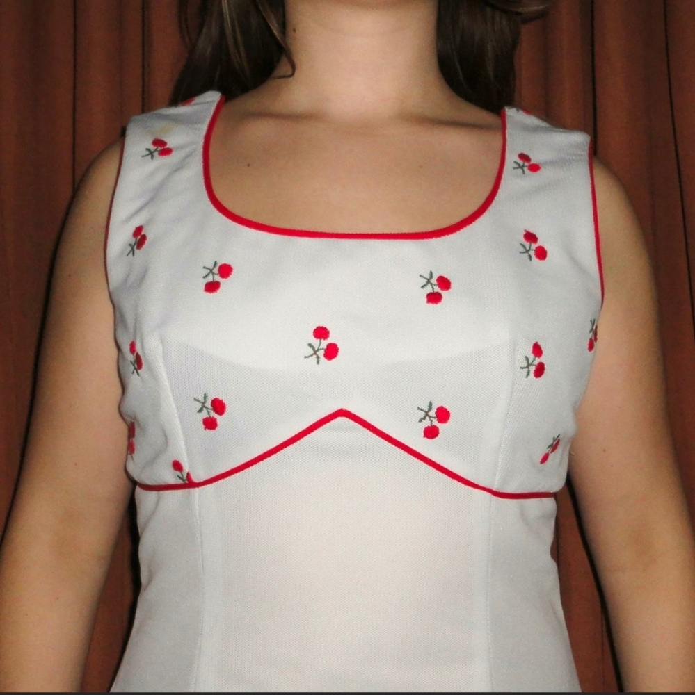 Vintage 1960/1970s cherry tennis dress - Picture 2 of 4